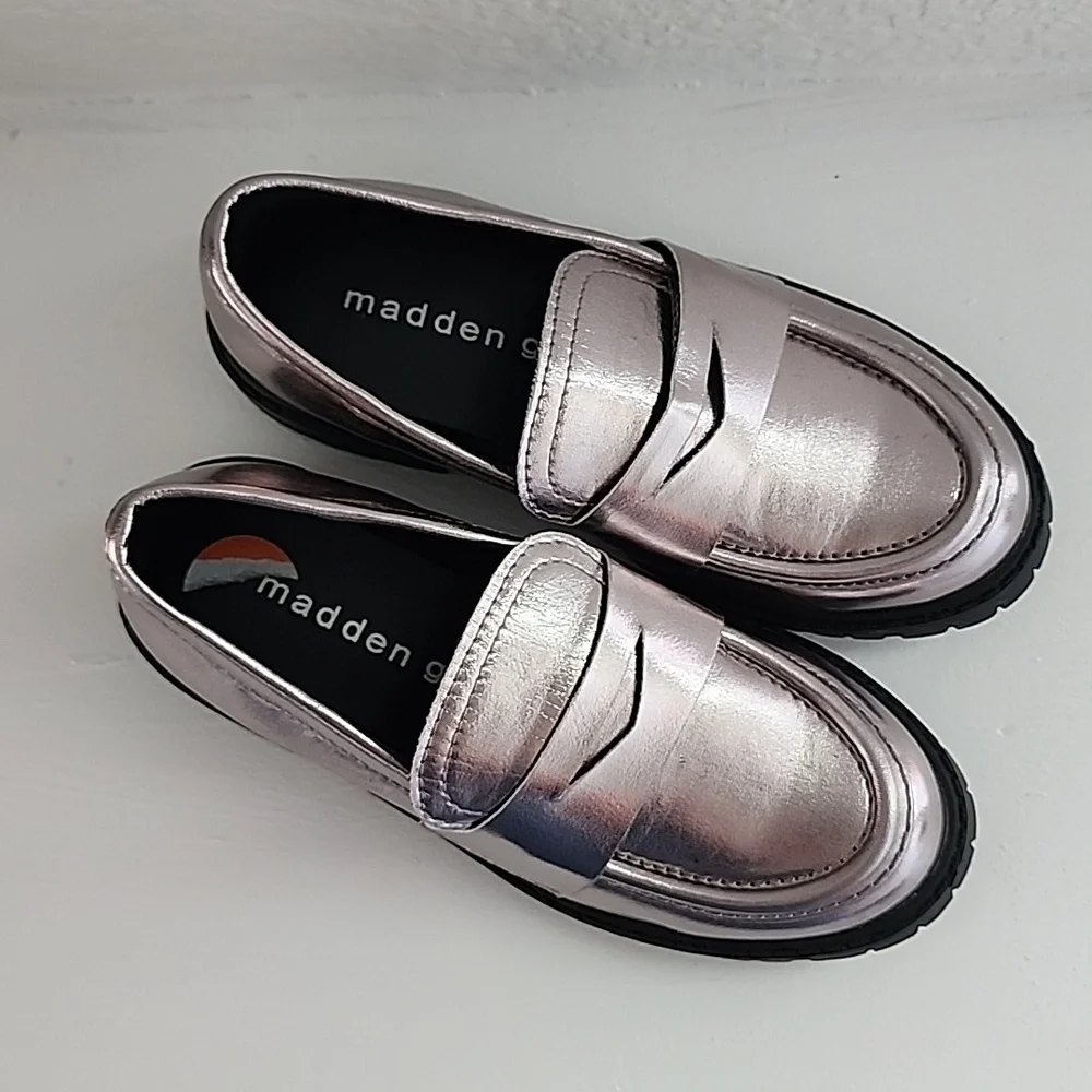 Madden Girl Silver Metallic Penny Loafers size 11 - Picture 2 of 6